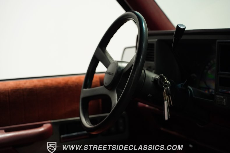 Chevrolet-Silverado-1990-Onyx-Black-Dark-Red-40