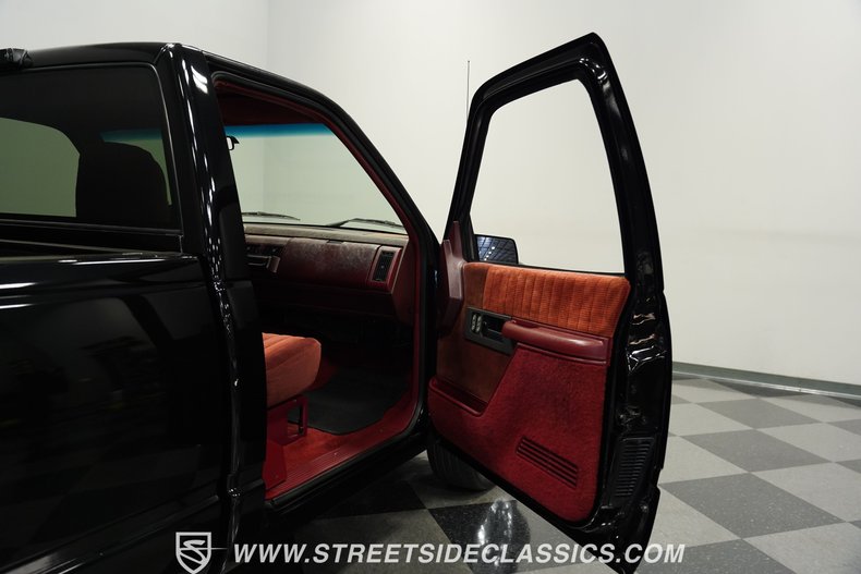 Chevrolet-Silverado-1990-Onyx-Black-Dark-Red-43
