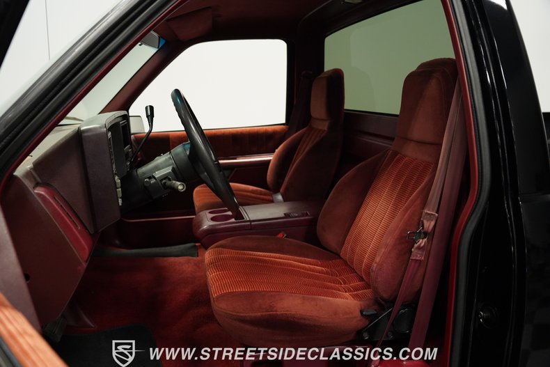 Chevrolet-Silverado-1990-Onyx-Black-Dark-Red-47