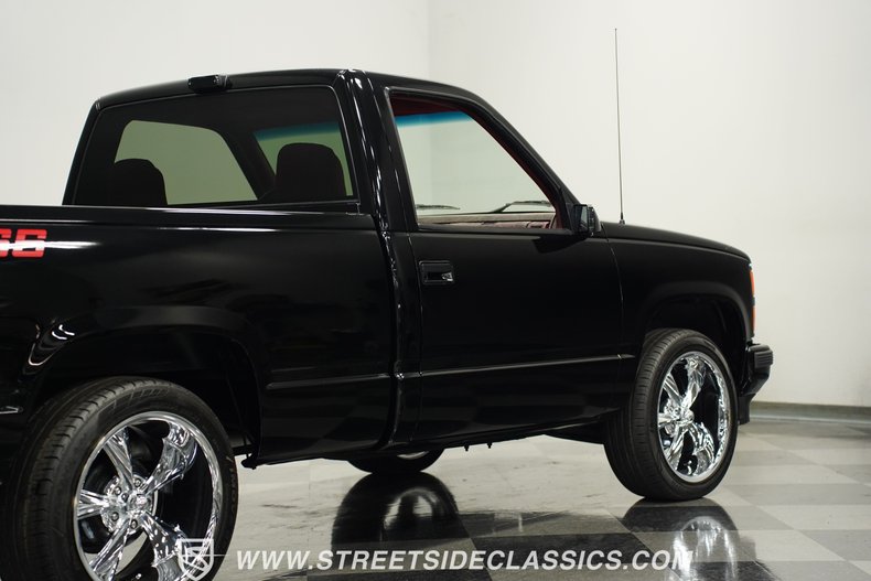 Chevrolet-Silverado-1990-Onyx-Black-Dark-Red-6