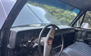 Chevrolet-Silverado-2500-1985-16