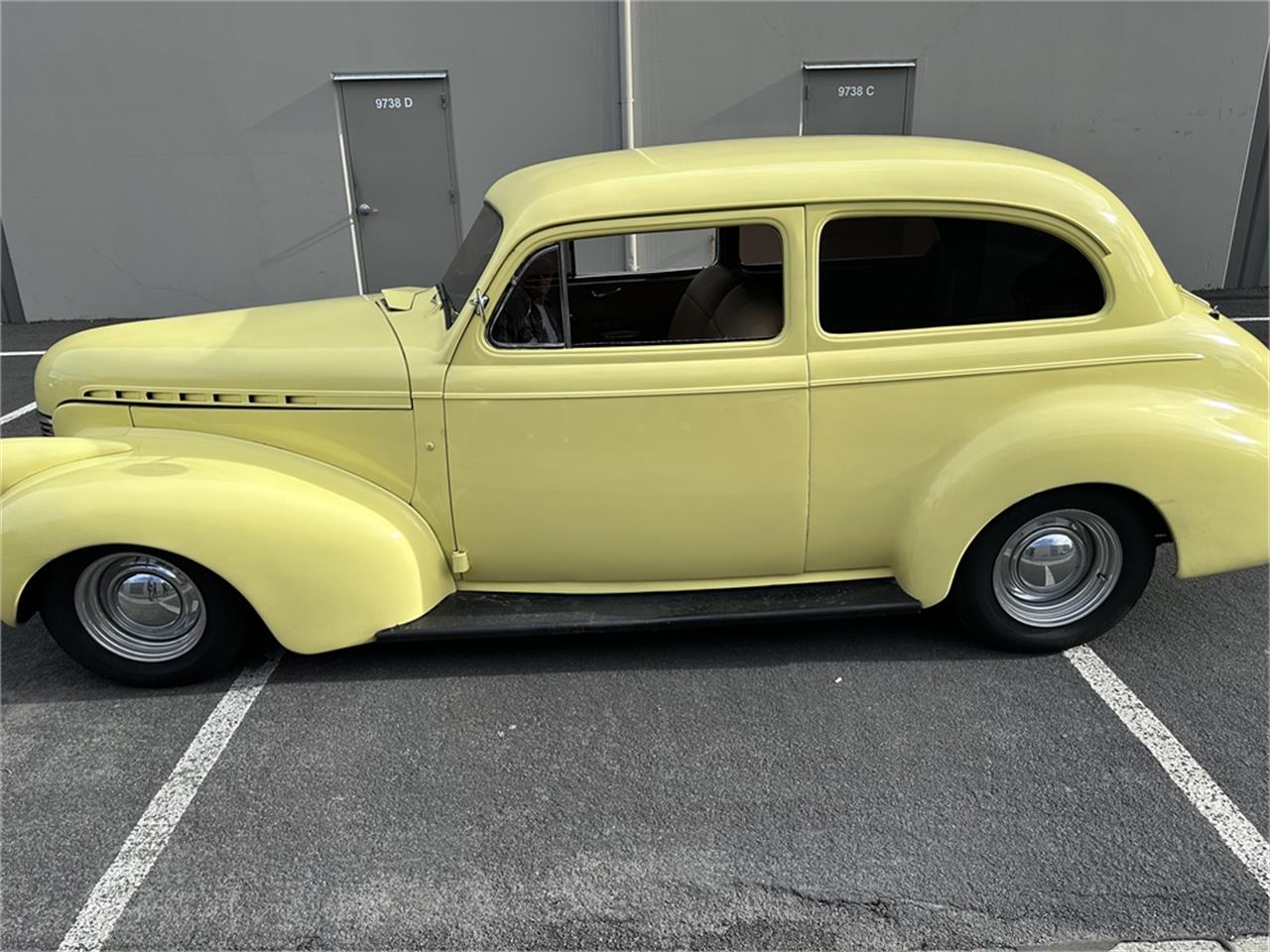 Chevrolet-Special-deluxe-1940-Yellow-Tan-10