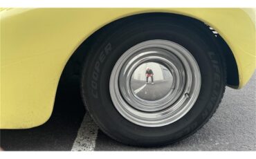 Chevrolet-Special-deluxe-1940-Yellow-Tan-2