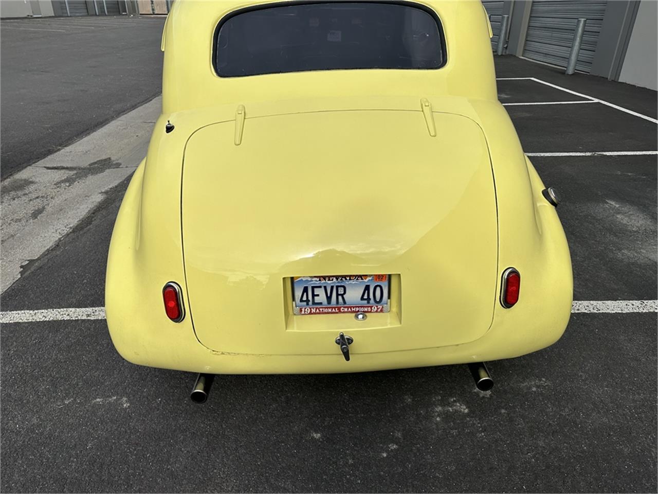 Chevrolet-Special-deluxe-1940-Yellow-Tan-22