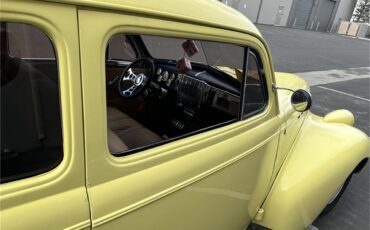 Chevrolet-Special-deluxe-1940-Yellow-Tan-32