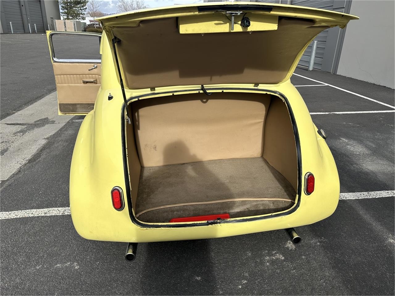 Chevrolet-Special-deluxe-1940-Yellow-Tan-34