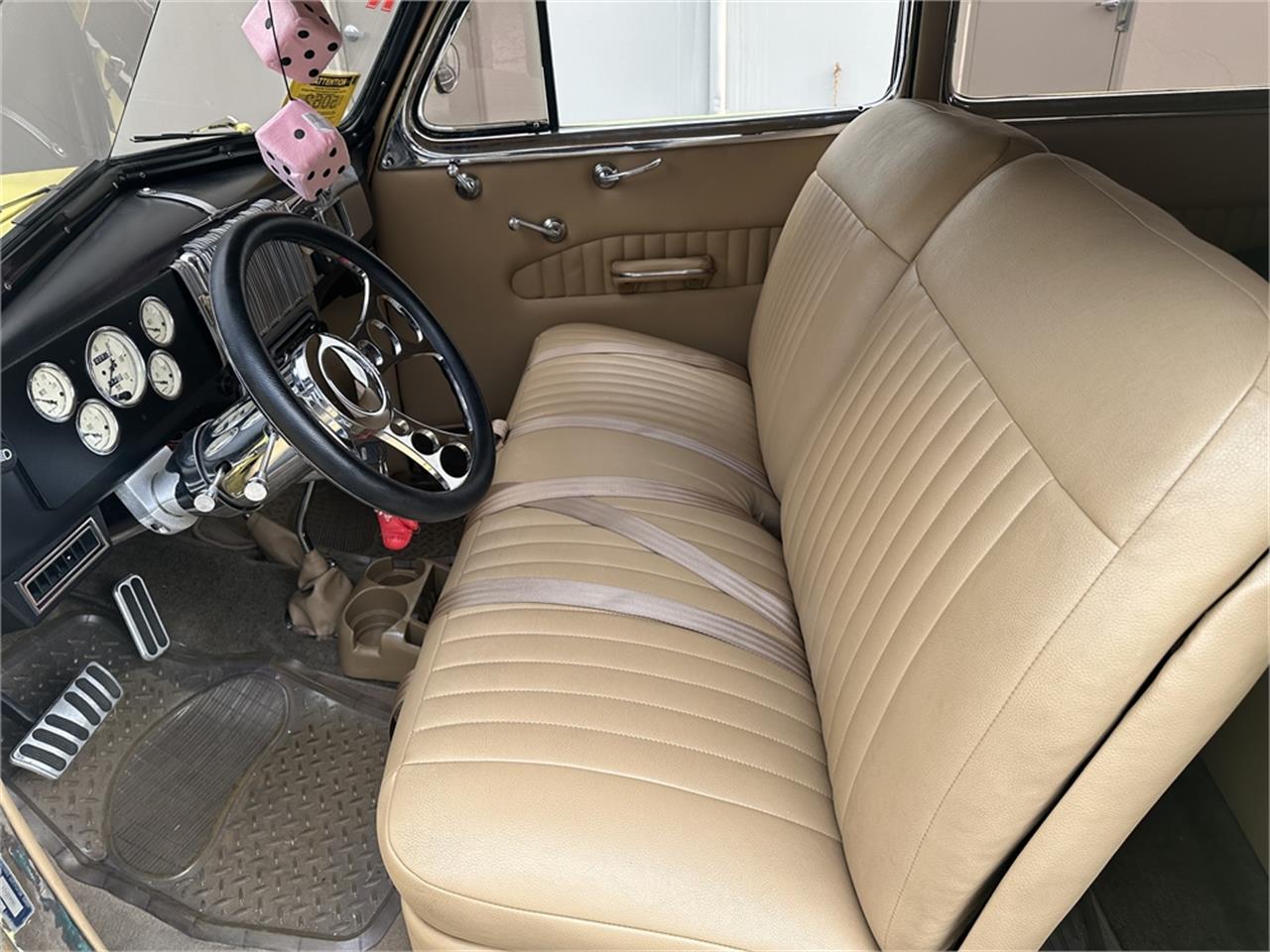 Chevrolet-Special-deluxe-1940-Yellow-Tan-37