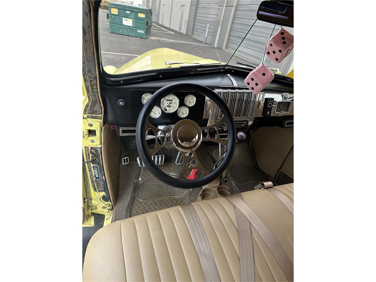 Chevrolet-Special-deluxe-1940-Yellow-Tan-39