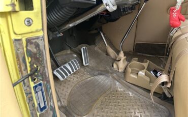 Chevrolet-Special-deluxe-1940-Yellow-Tan-42