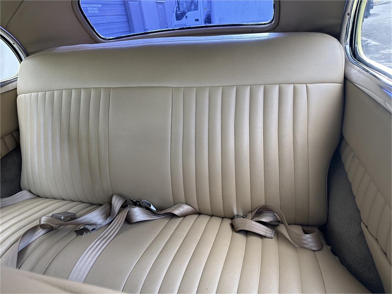 Chevrolet-Special-deluxe-1940-Yellow-Tan-45