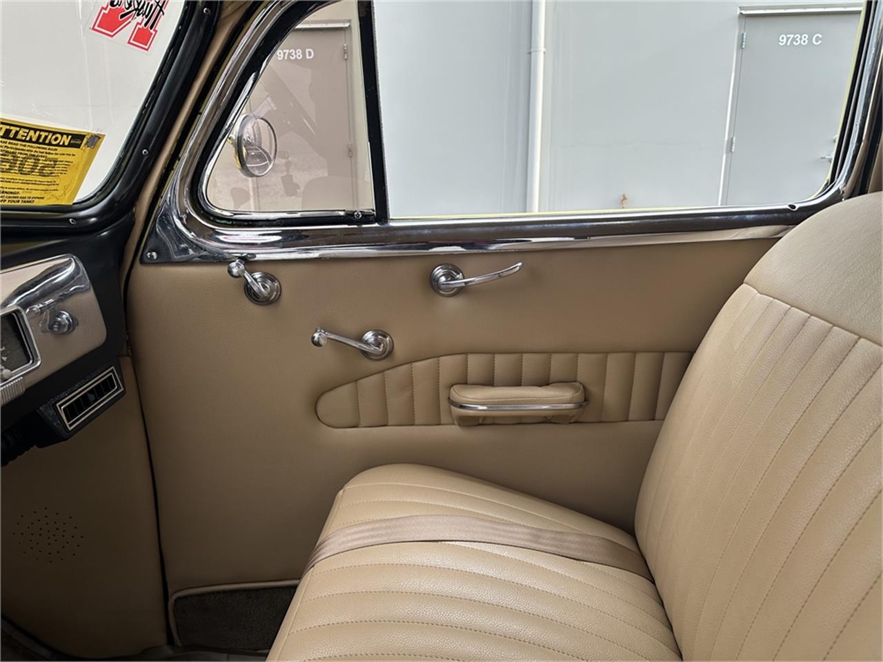 Chevrolet-Special-deluxe-1940-Yellow-Tan-49