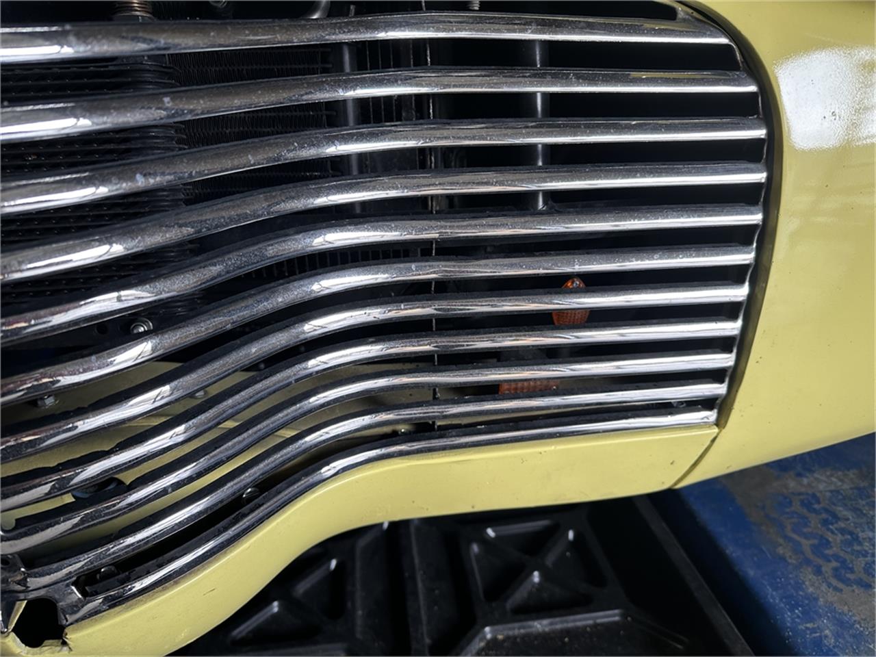 Chevrolet-Special-deluxe-1940-Yellow-Tan-9