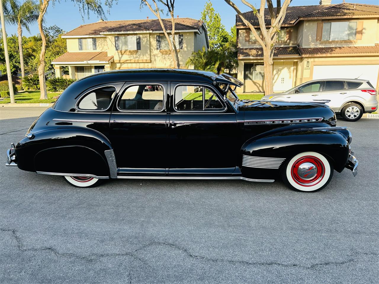 Chevrolet-Special-deluxe-1941-Black-Tan-3