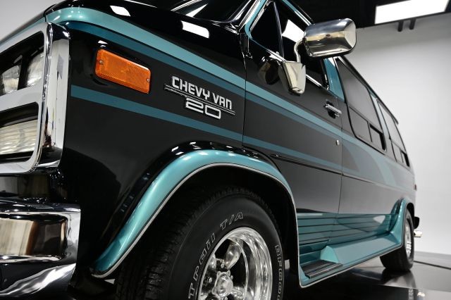 Chevrolet-Sportvan-G20-1992-Passenger-11