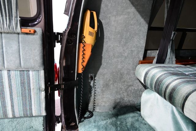 Chevrolet-Sportvan-G20-1992-Passenger-18