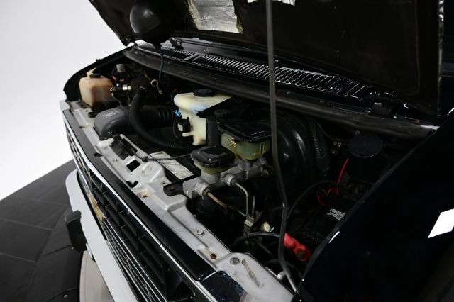 Chevrolet-Sportvan-G20-1992-Passenger-27