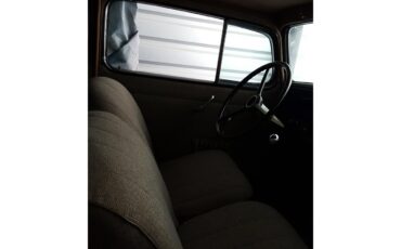 Chevrolet-Standard-1935-Blue-and-Black-Brown-herringbone-5