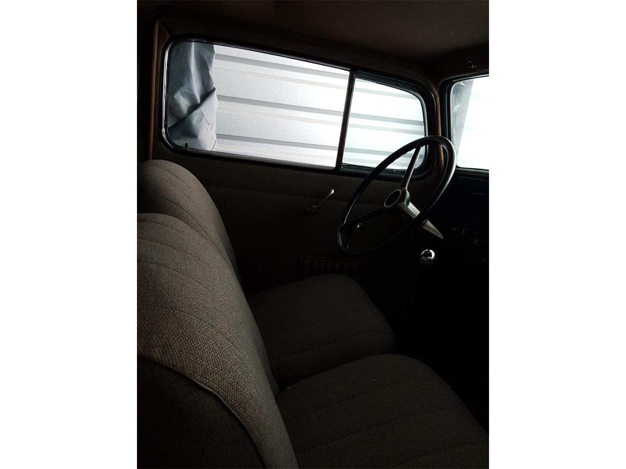 Chevrolet-Standard-1935-Blue-and-Black-Brown-herringbone-5
