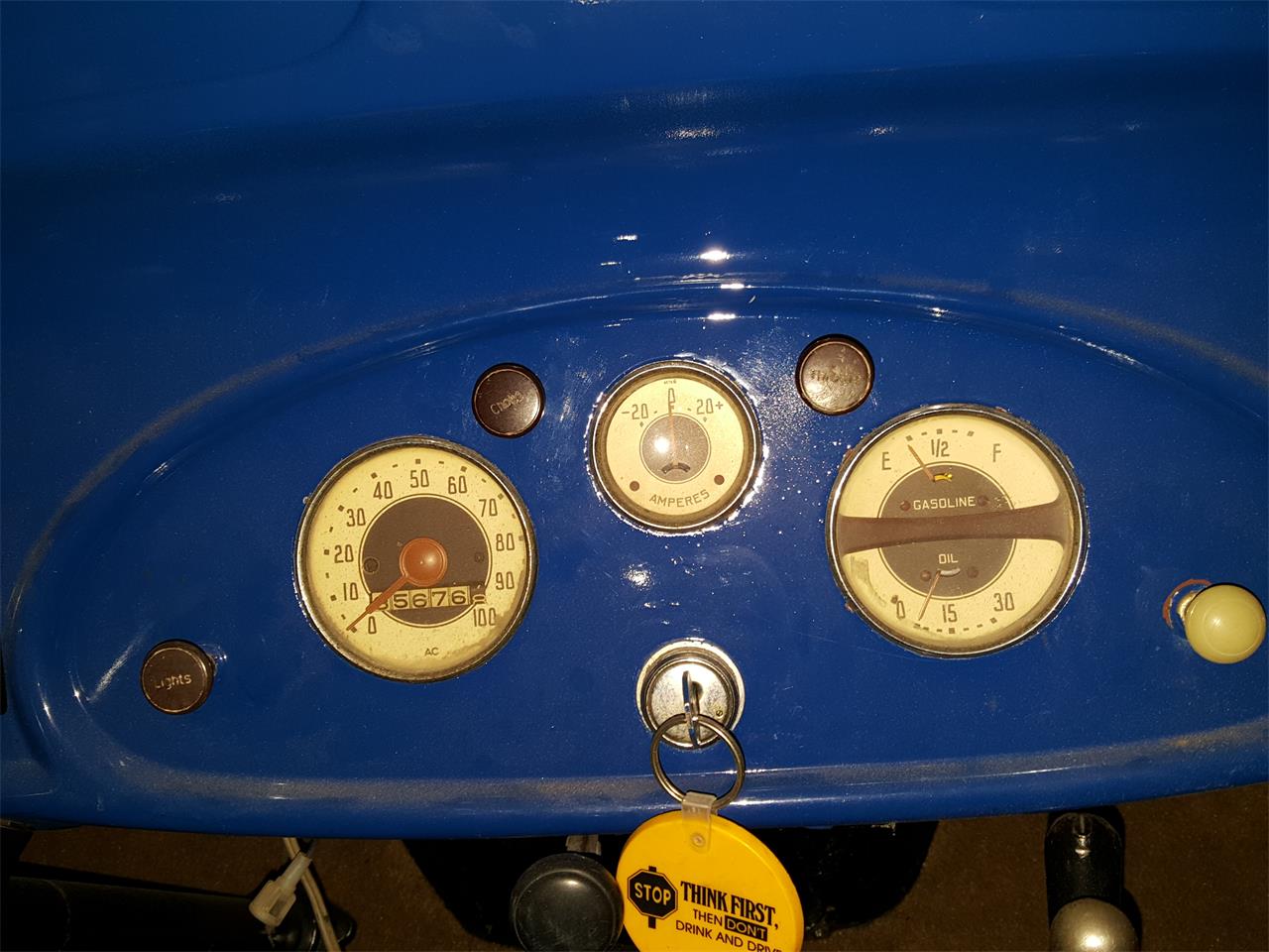 Chevrolet-Standard-1935-Blue-and-Black-Brown-herringbone-6