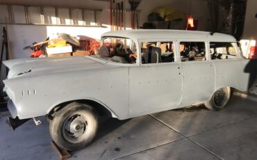 Chevrolet-Station-wagon-1957-Primer-Grey-Primer-Grey-1