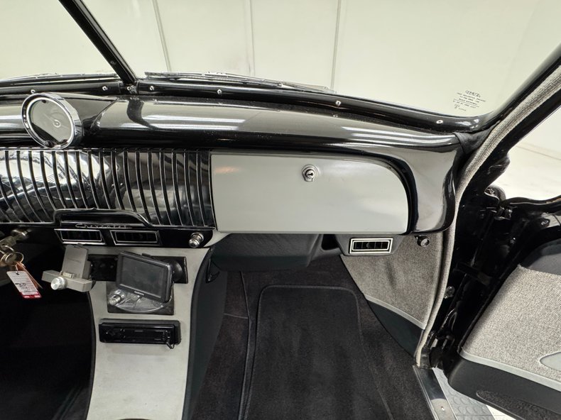 Chevrolet-Styleline-1951-Black-Black-43