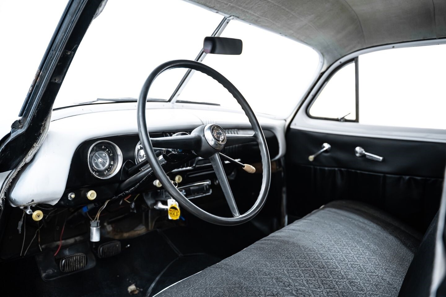 Chevrolet-Styleline-1952-Sedan-15