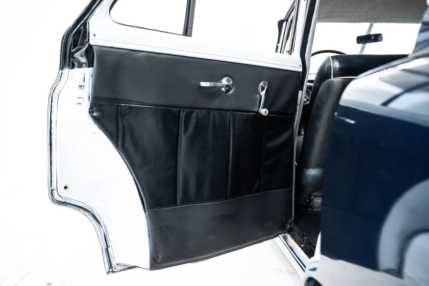 Chevrolet-Styleline-1952-Sedan-17