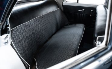 Chevrolet-Styleline-1952-Sedan-24
