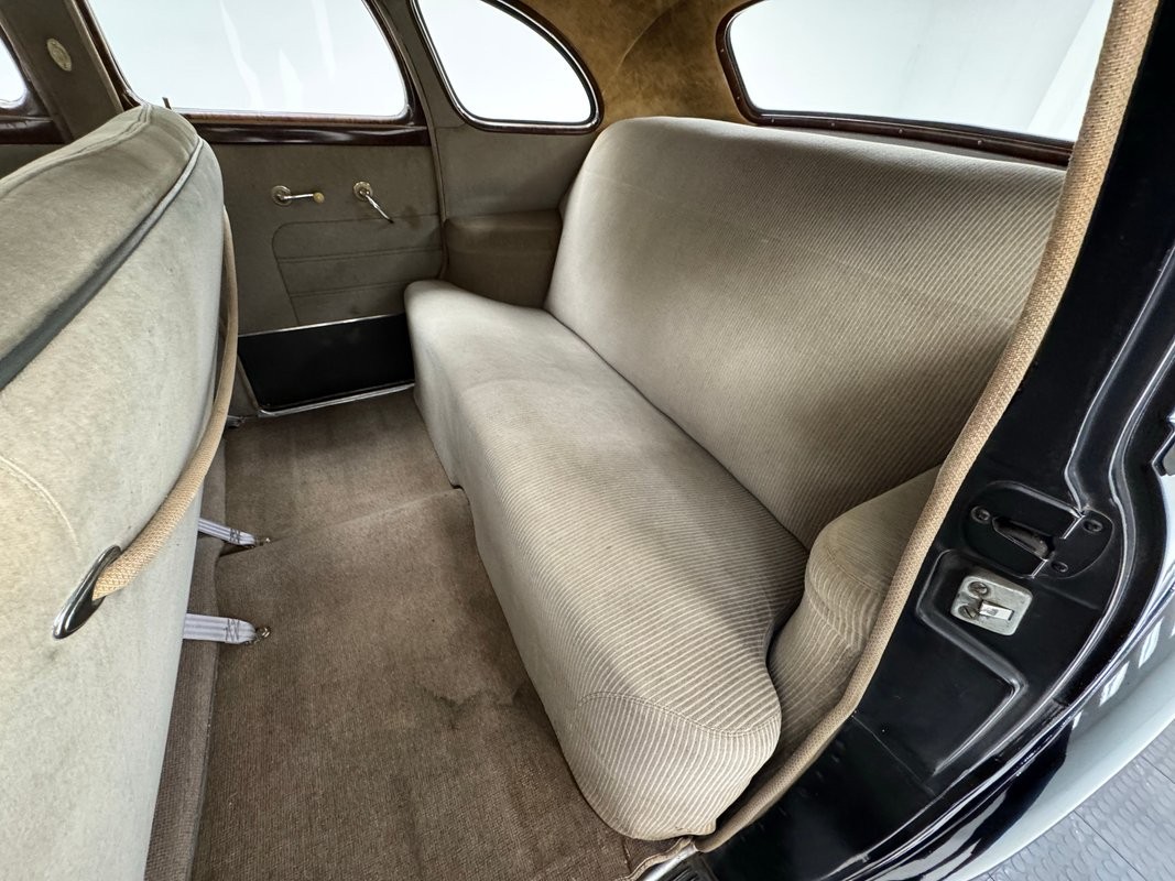 Chevrolet-Stylemaster-1948-Sedan-38