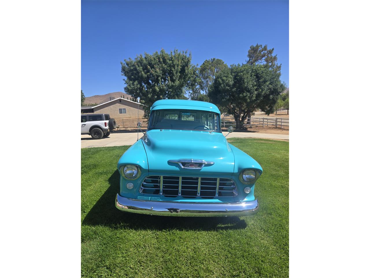 Chevrolet-Suburban-1955-Turquoise-White-1