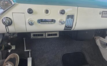 Chevrolet-Suburban-1955-Turquoise-White-13