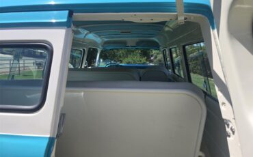 Chevrolet-Suburban-1955-Turquoise-White-15