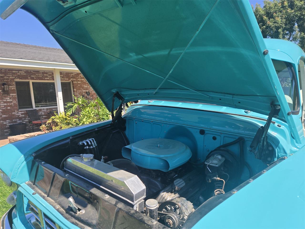 Chevrolet-Suburban-1955-Turquoise-White-19
