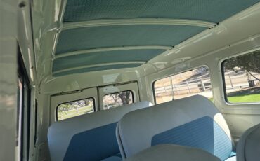 Chevrolet-Suburban-1955-Turquoise-White-20