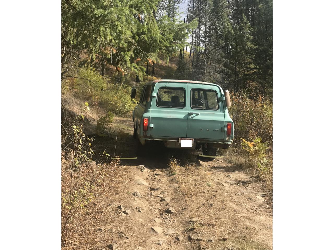 Chevrolet-Suburban-1968-Teal-TealBrown-1