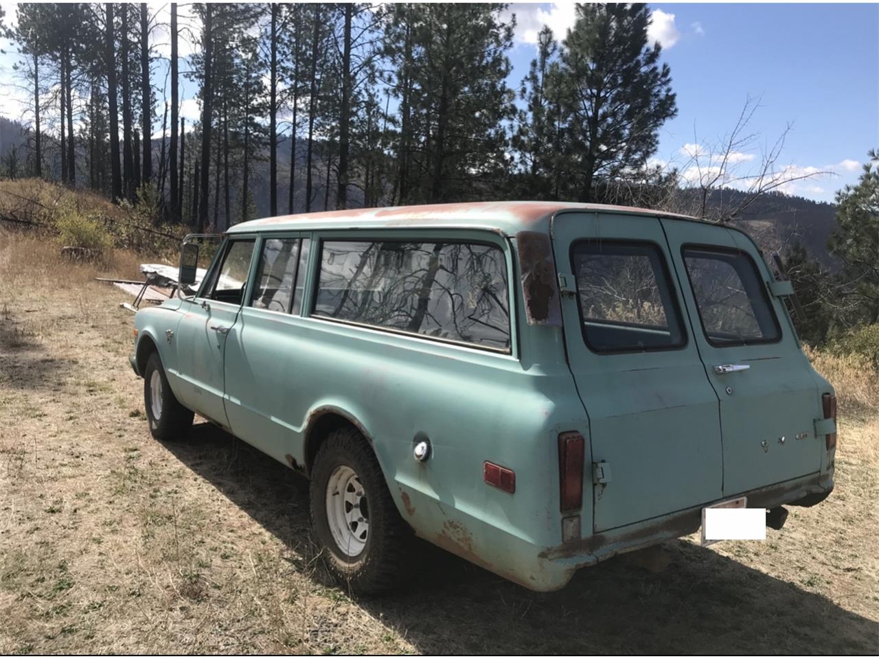Chevrolet-Suburban-1968-Teal-TealBrown-2