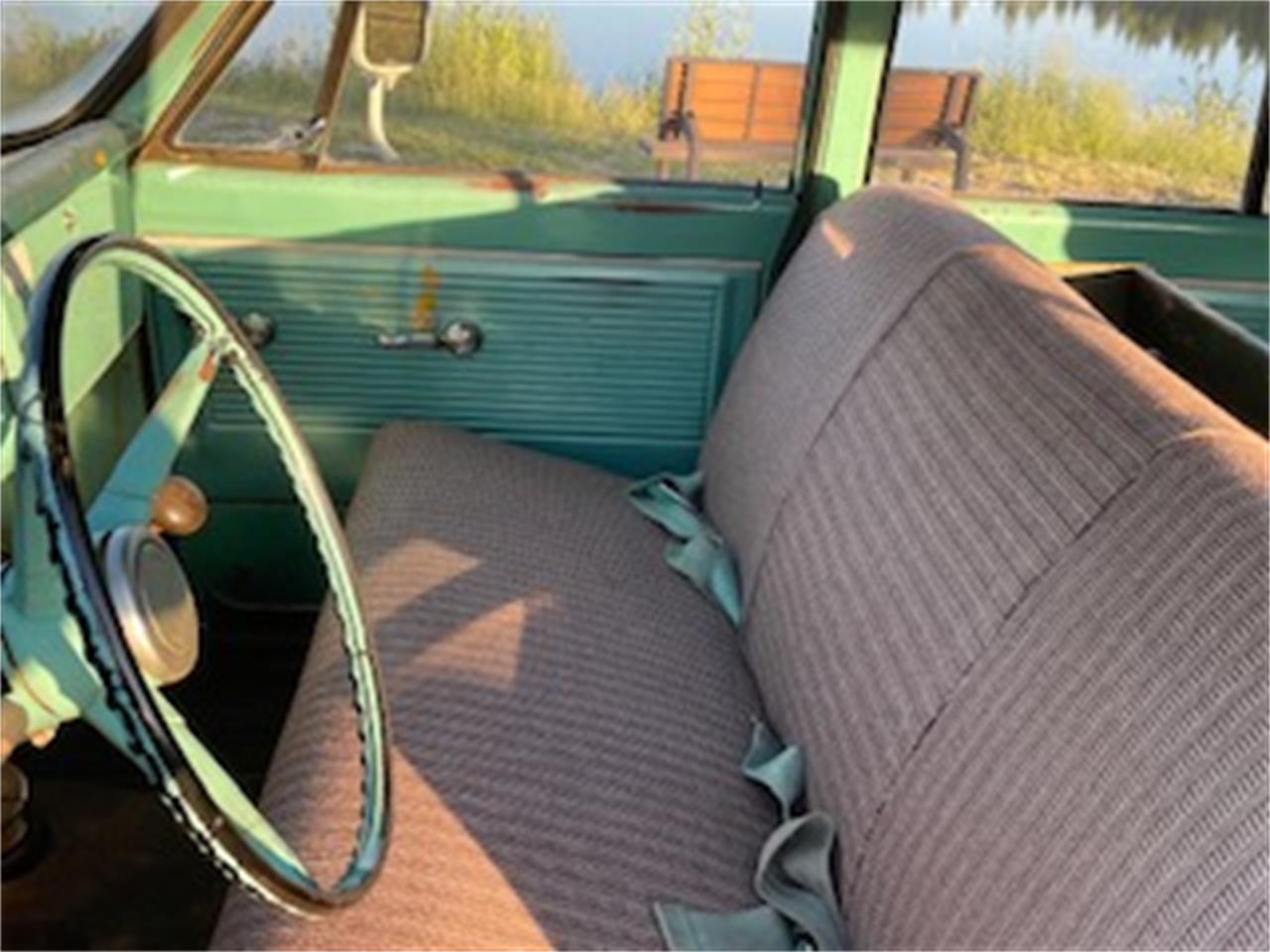 Chevrolet-Suburban-1968-Teal-TealBrown-22