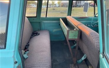 Chevrolet-Suburban-1968-Teal-TealBrown-24