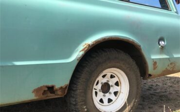 Chevrolet-Suburban-1968-Teal-TealBrown-29