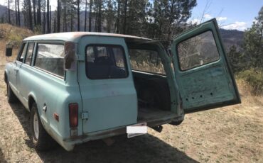 Chevrolet-Suburban-1968-Teal-TealBrown-30