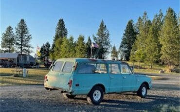 Chevrolet-Suburban-1968-Teal-TealBrown-5