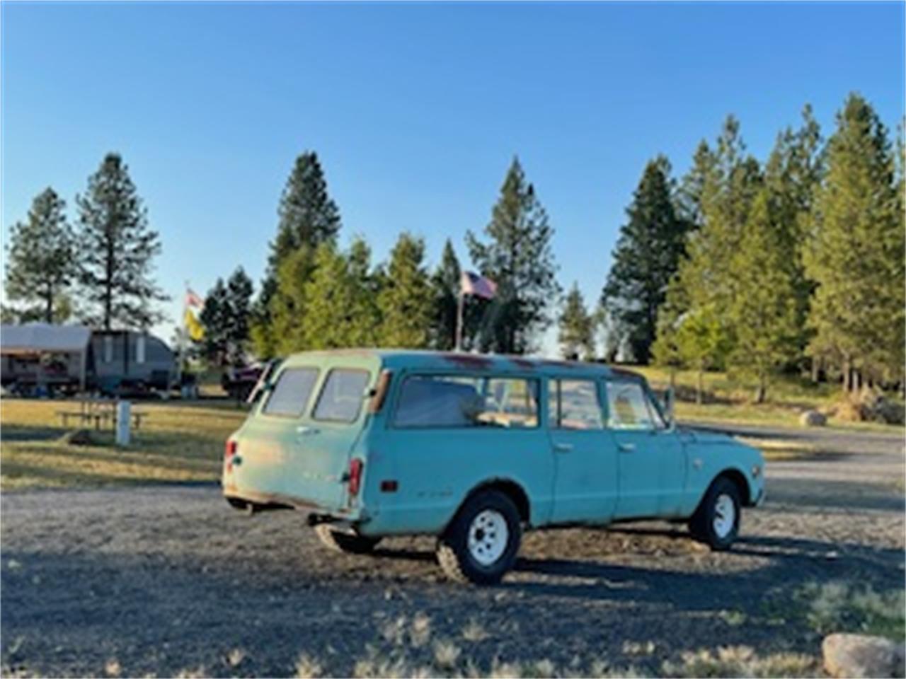 Chevrolet-Suburban-1968-Teal-TealBrown-5