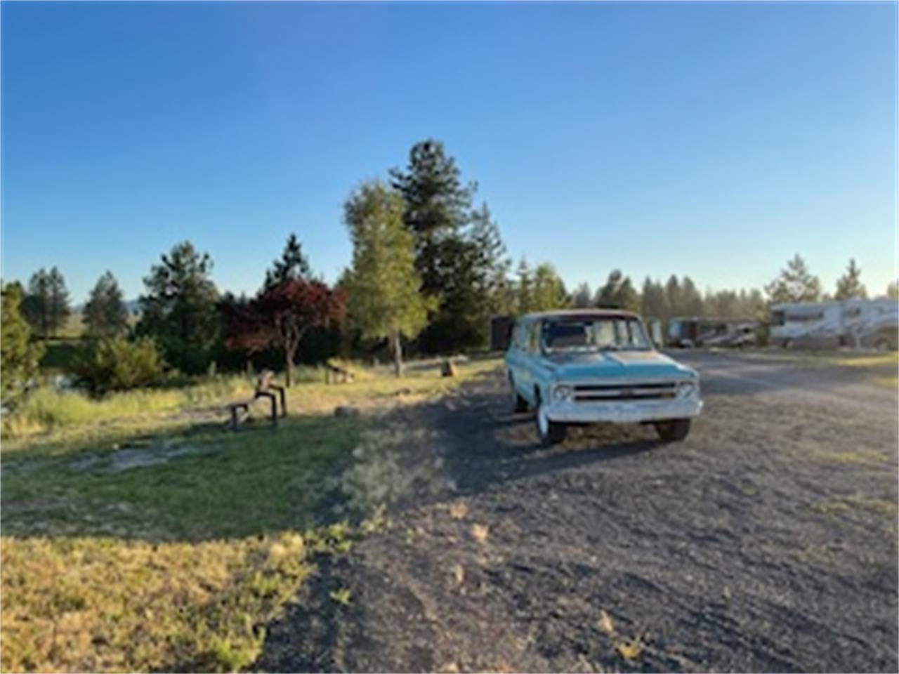Chevrolet-Suburban-1968-Teal-TealBrown-9