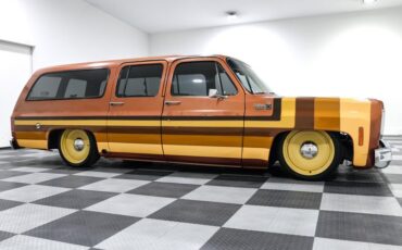 Chevrolet-Suburban-1977-Orange-TAN-1