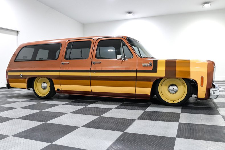 Chevrolet-Suburban-1977-Orange-TAN-1