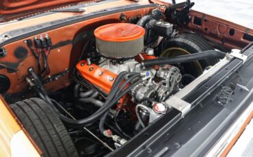 Chevrolet-Suburban-1977-Orange-TAN-12