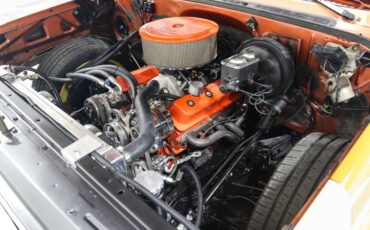 Chevrolet-Suburban-1977-Orange-TAN-14