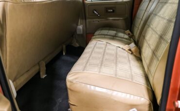 Chevrolet-Suburban-1977-Orange-TAN-16