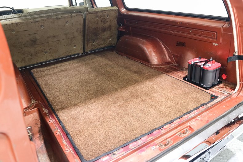 Chevrolet-Suburban-1977-Orange-TAN-26