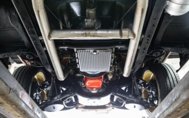 Chevrolet-Suburban-1977-Orange-TAN-29